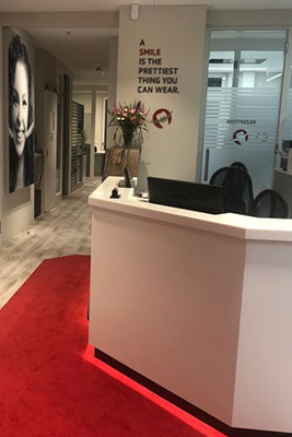 Praxis für Kieferorthopädie Dr. Karen Meyer - Praxisempfang Praxis für Kieferorthopädie Dr. Karen Meyer - Praxisempfang