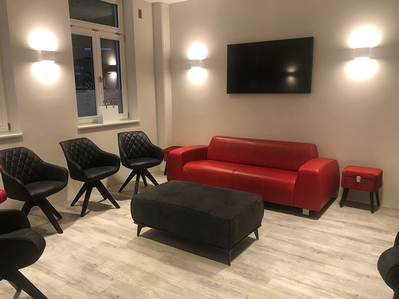 Praxis für Kieferorthopädie Dr. Karen Meyer - Praxisräume Praxis für Kieferorthopädie Dr. Karen Meyer - Praxisräume